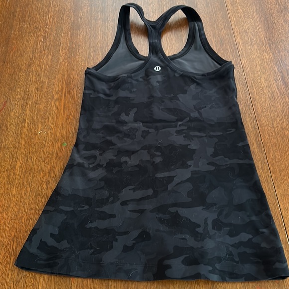 Lululemon tank - Picture 2 of 4